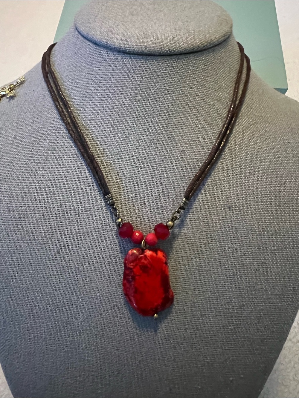 Vintage Avon Red Jasper Stone Beaded Pendant Leather Necklace for Women